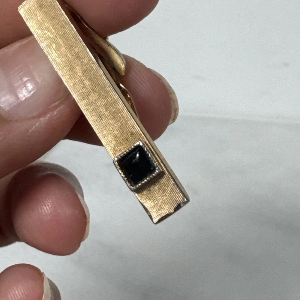 Vintage Gold Plated Signed Swank Black Rhinestone Accent Small Tie Clip Clasp